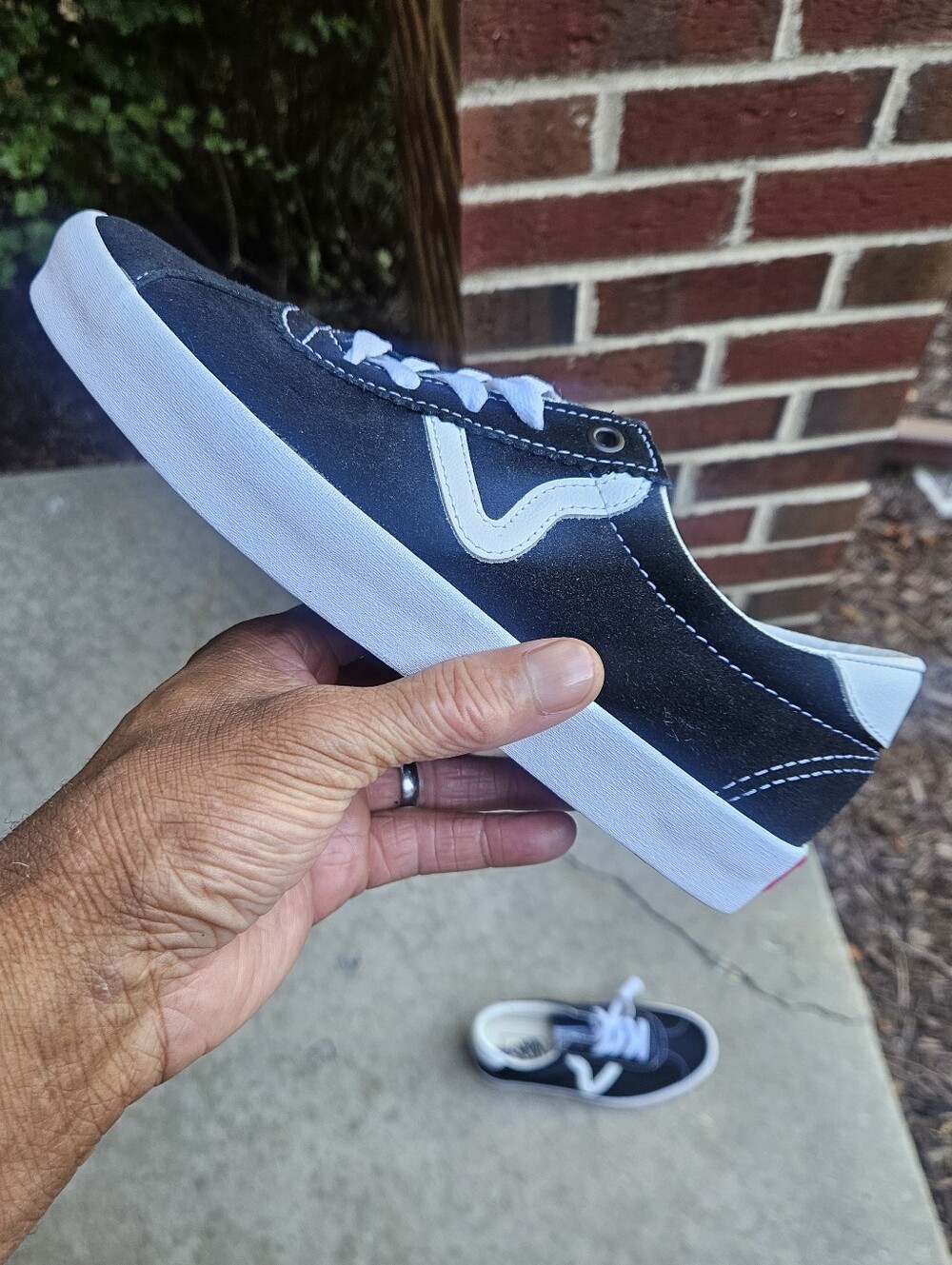 NWT Vans Unisex Low-Top Sneakers